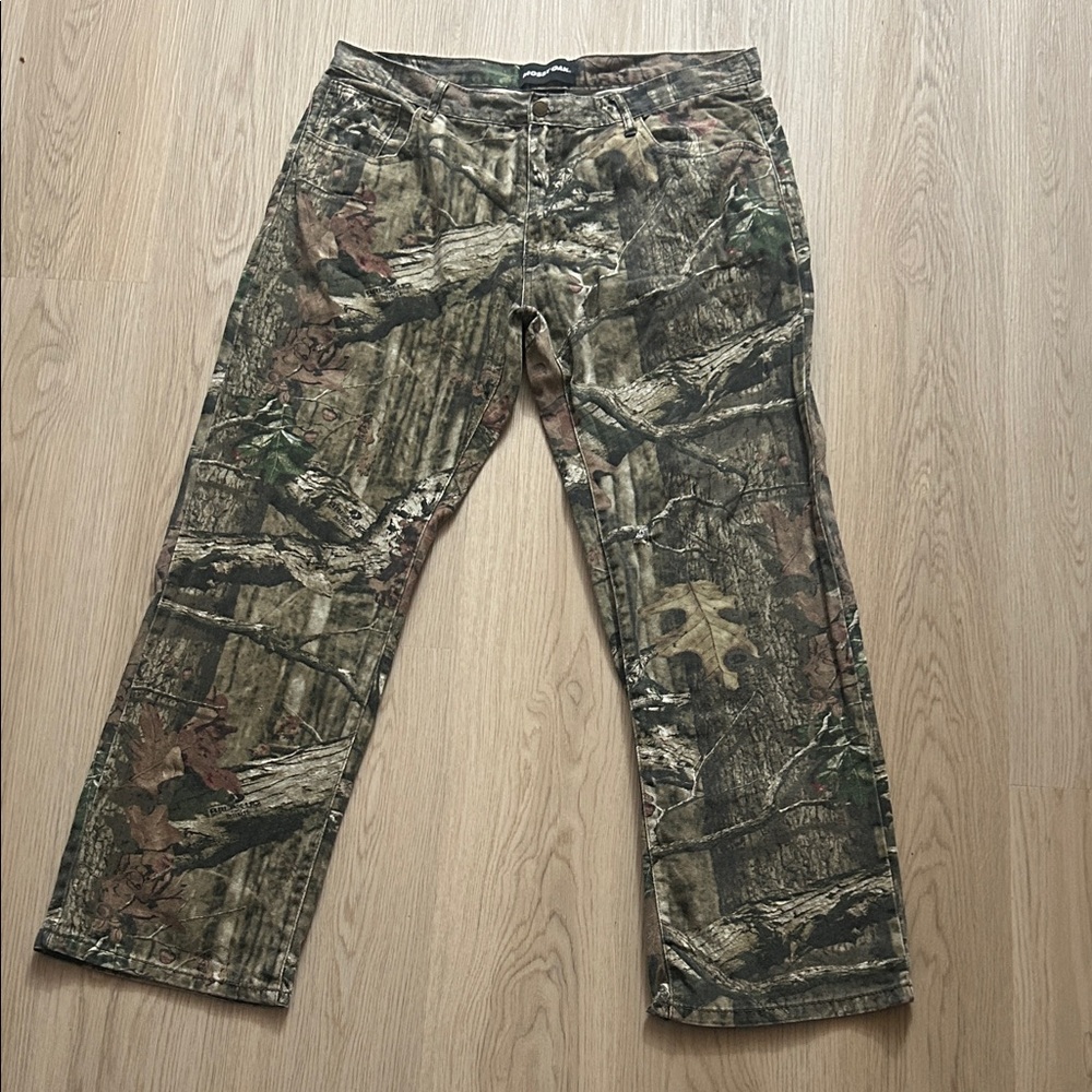 Mossy Oak Men's Relaxed Fit Camouflage denim Jeans tagged 38x32